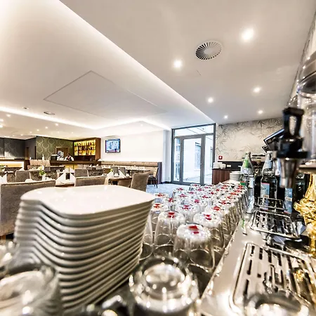 Western Royal Отель 4*