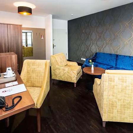 Отель Western Royal 4*