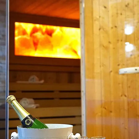 Western Royal Hotel 4*