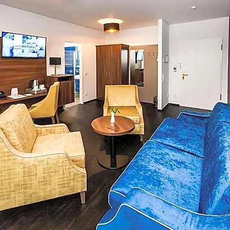Western Royal Hotel 4*