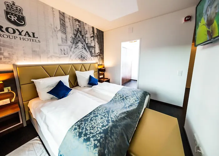 Western Royal מלון