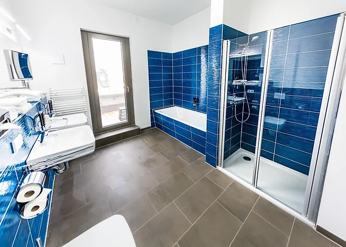 Western Royal מלון 4*