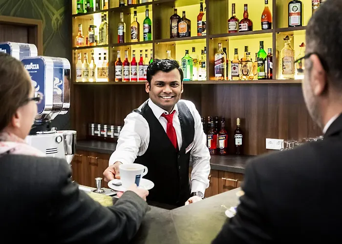 Western Royal מלון