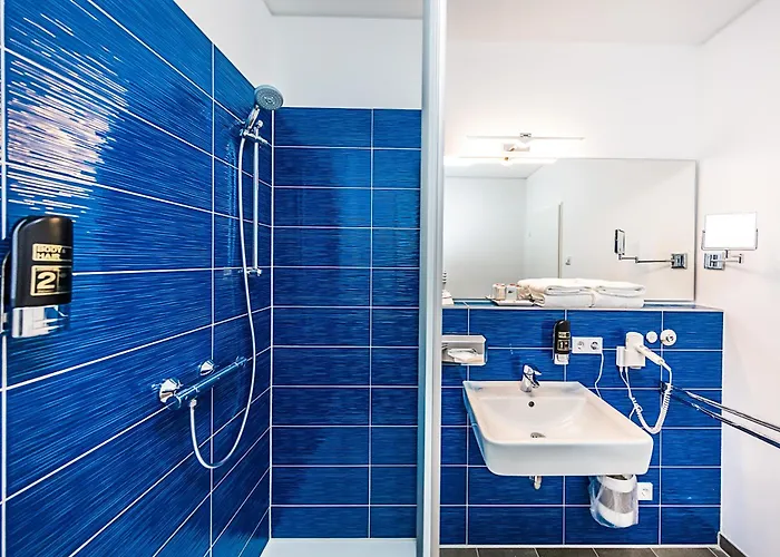 Western Royal מלון