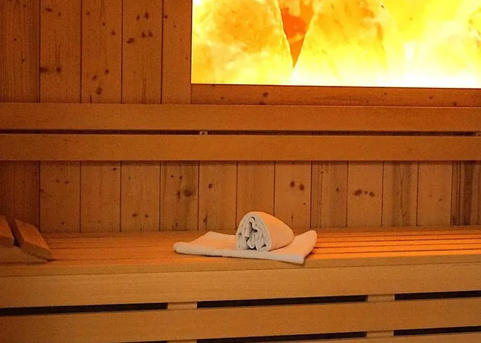 מלון Western Royal 4*